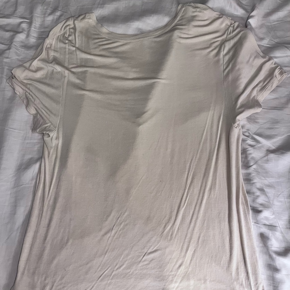 BuffBunny Cream V-Neck Muscle Tee - Picture 3 of 4